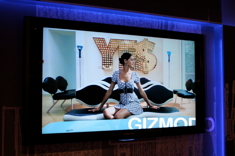Illustration for article titled Samsung's Booth Has Ghetto TV Ambilight But Not a Single Real Ninja Cyborg